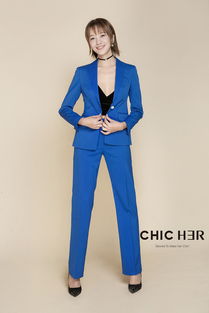 時尚之韻 服裝畫冊中的藝術與商業交響